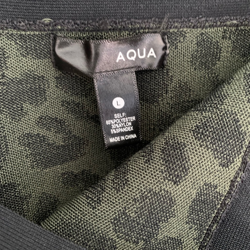 Aqua Womens Animal Print
Jacquard Skirt - Picture 6 of 7